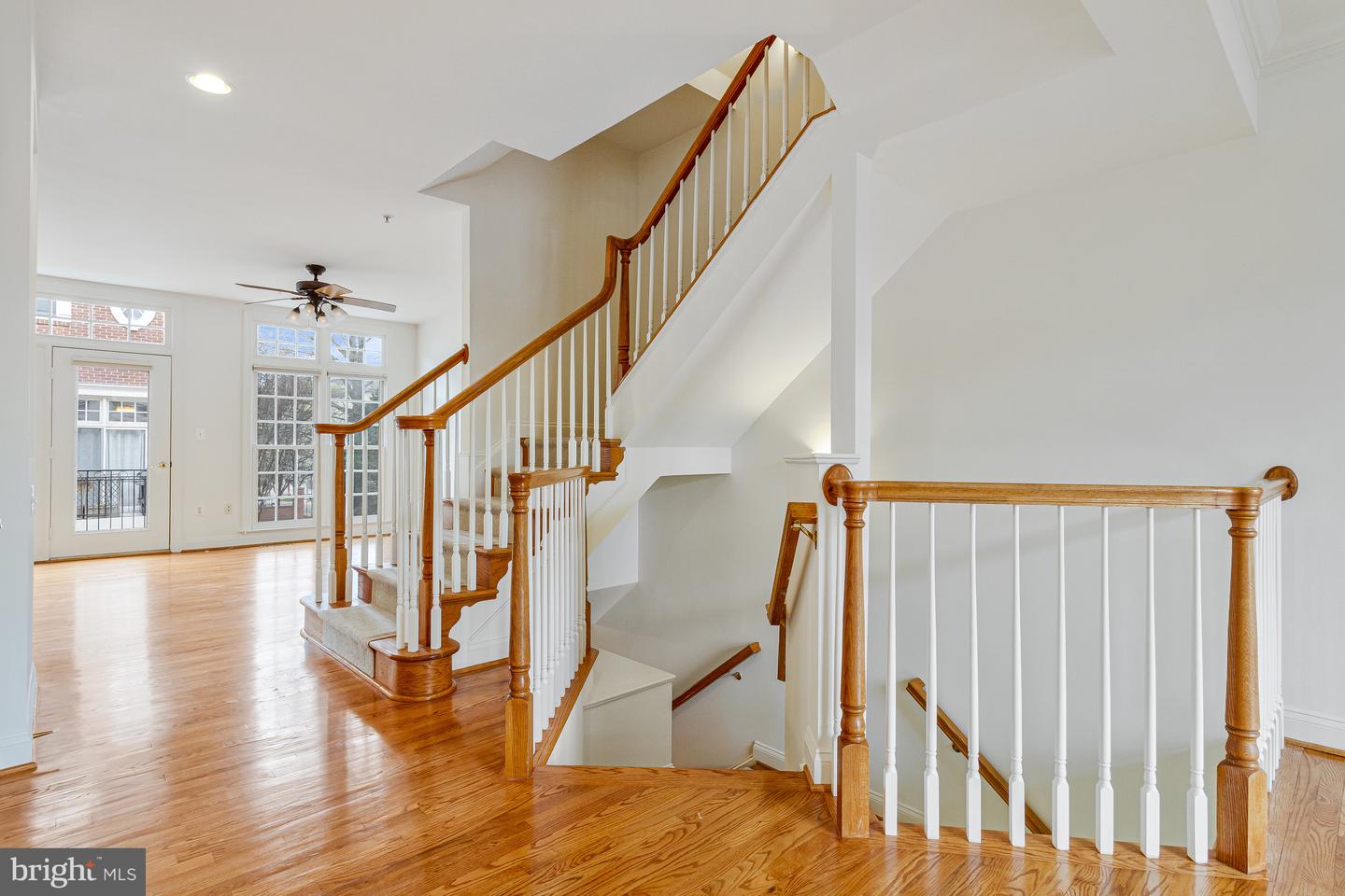 1646 Colonial Hills Dr