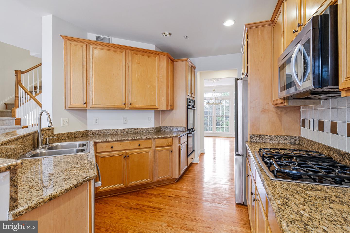 1646 Colonial Hills Dr
