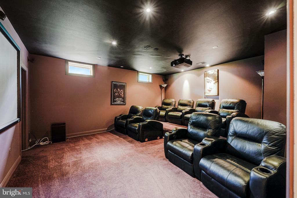1631 Irvin St
