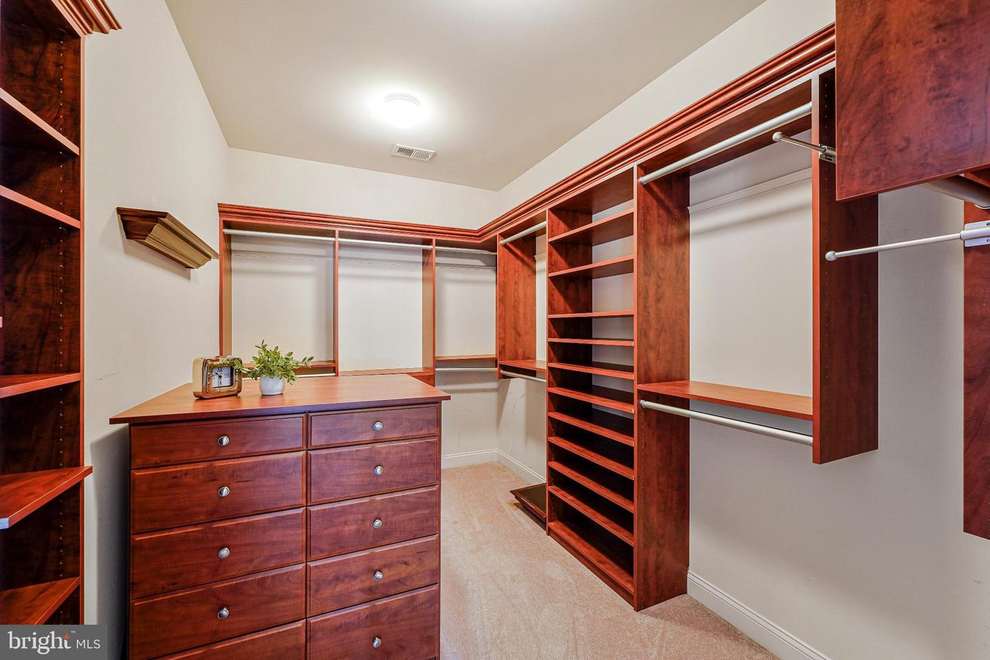 1631 Irvin St