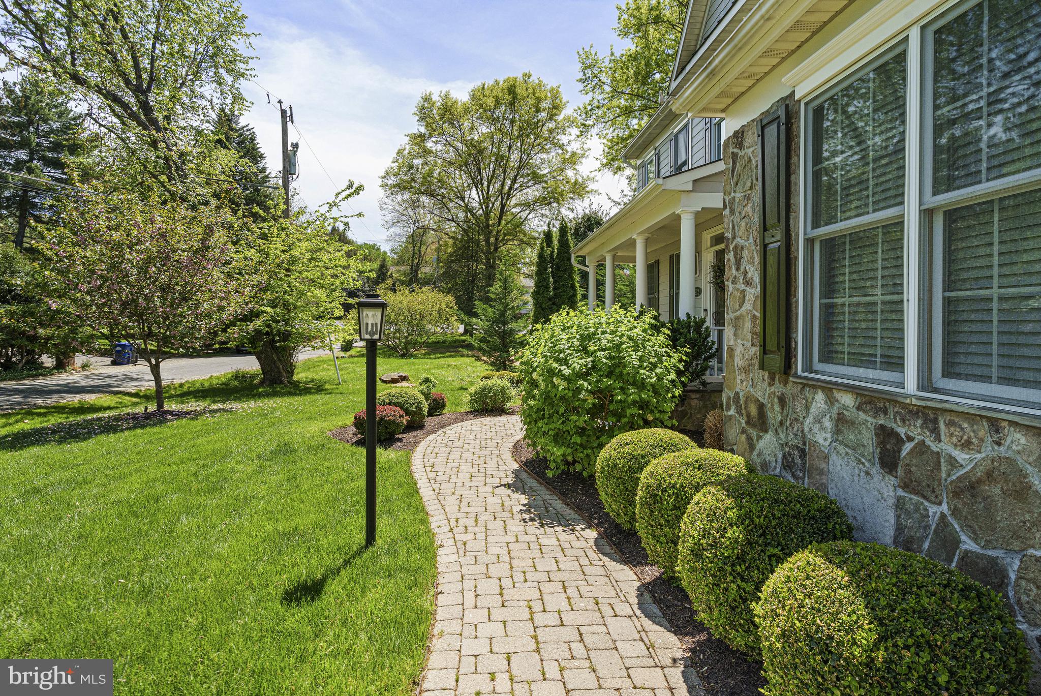 1912 Corliss Ct