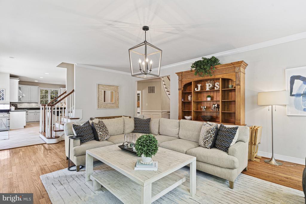1912 Corliss Ct