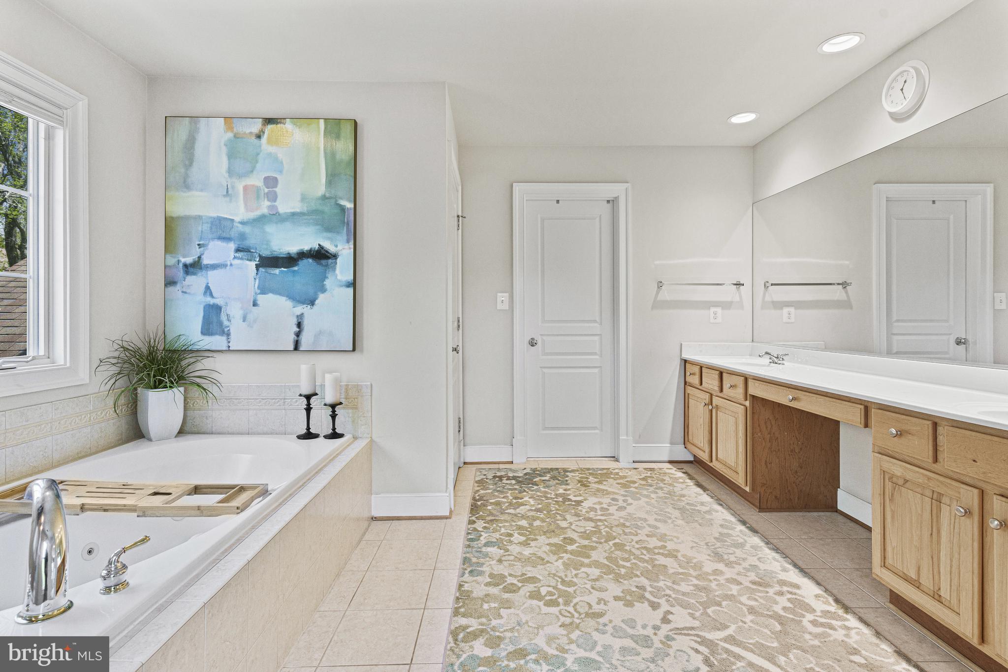 1912 Corliss Ct