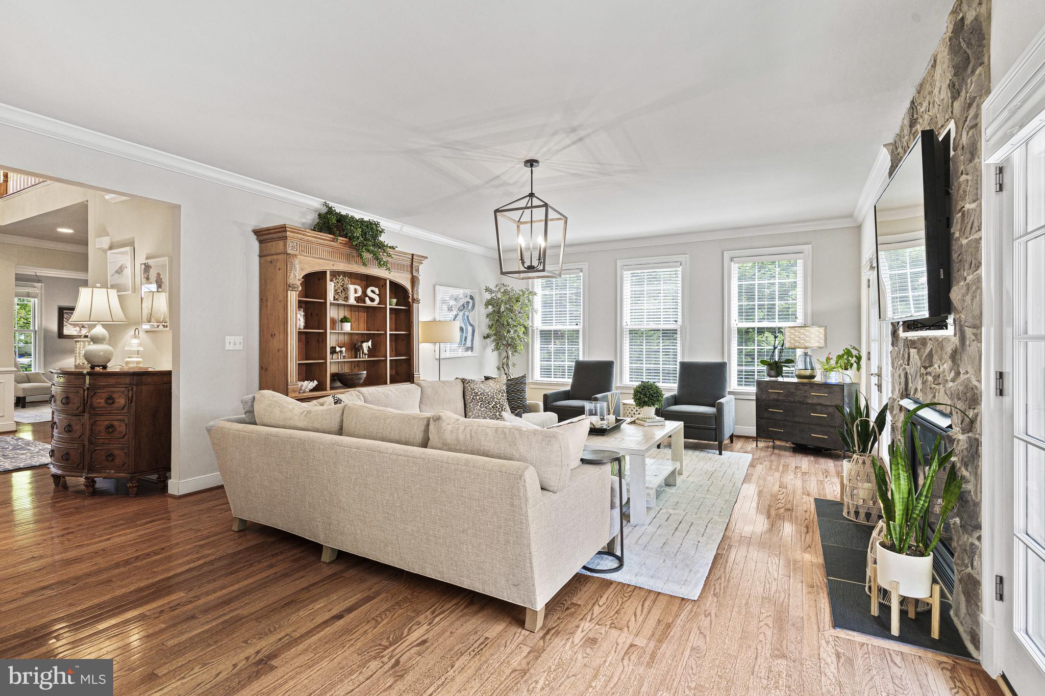1912 Corliss Ct