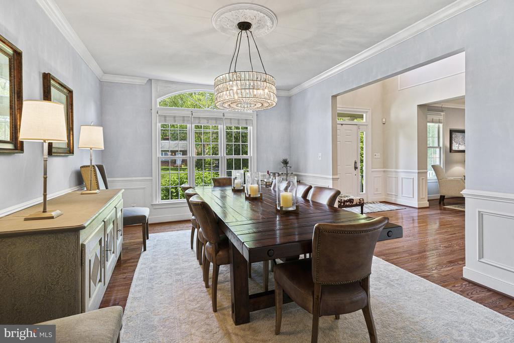 1912 Corliss Ct
