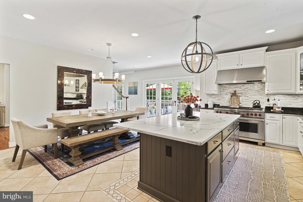 1912 Corliss Ct