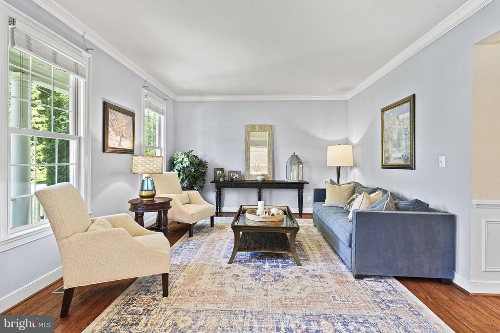 1912 Corliss Ct