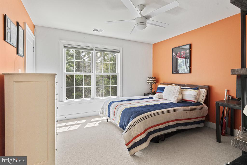 1912 Corliss Ct