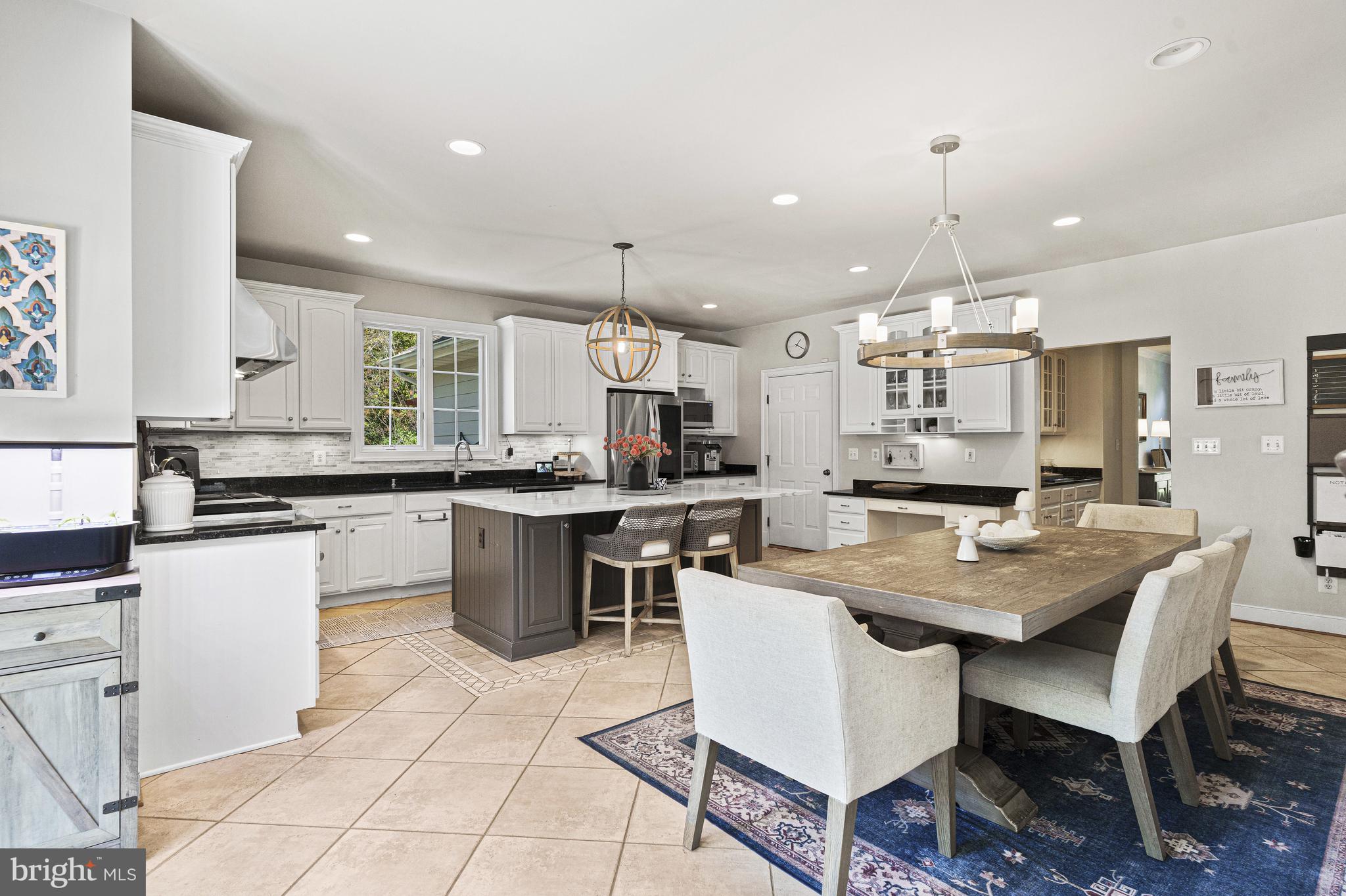 1912 Corliss Ct
