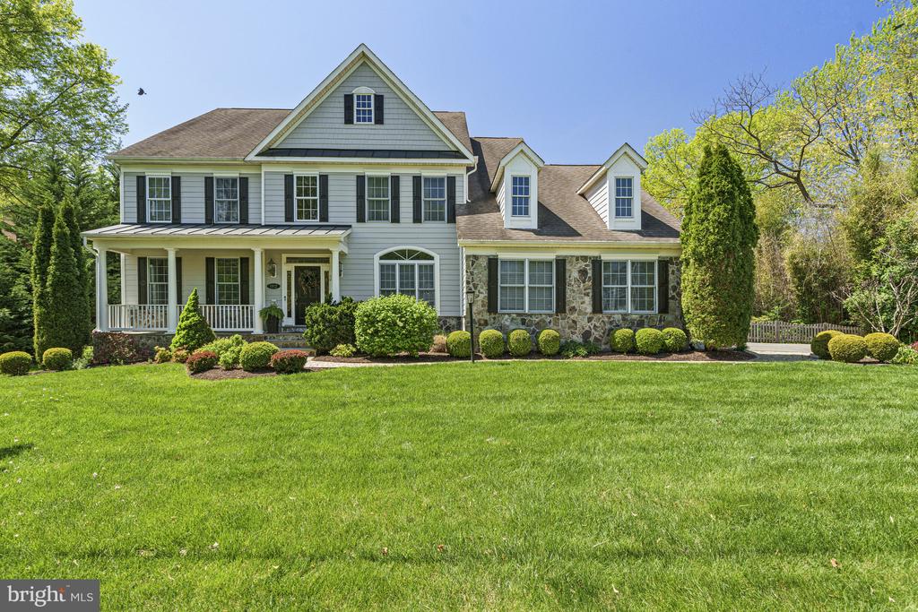 1912 Corliss Ct
