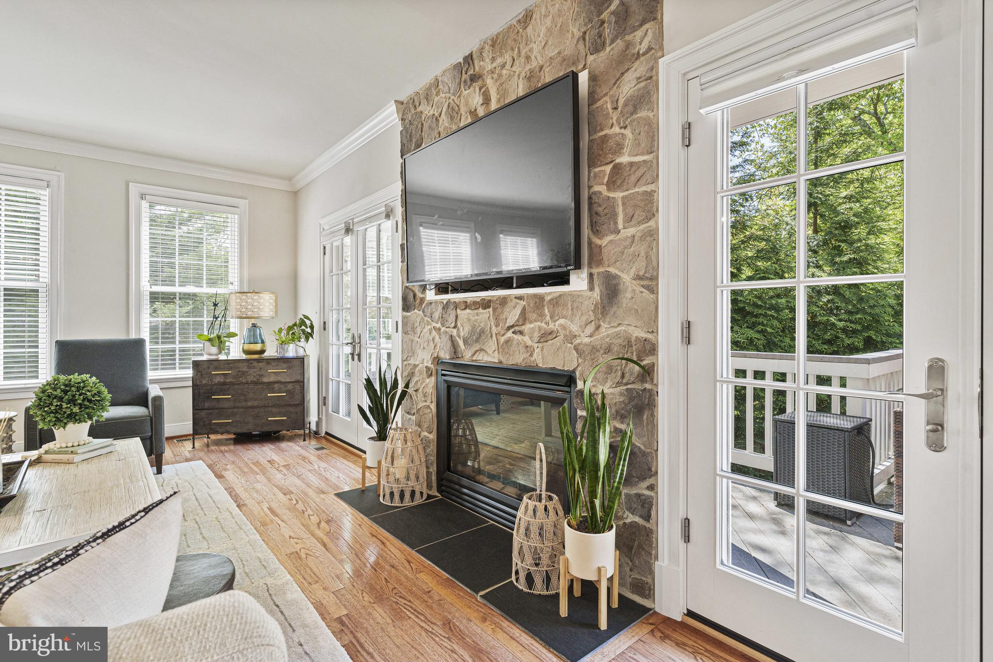 1912 Corliss Ct