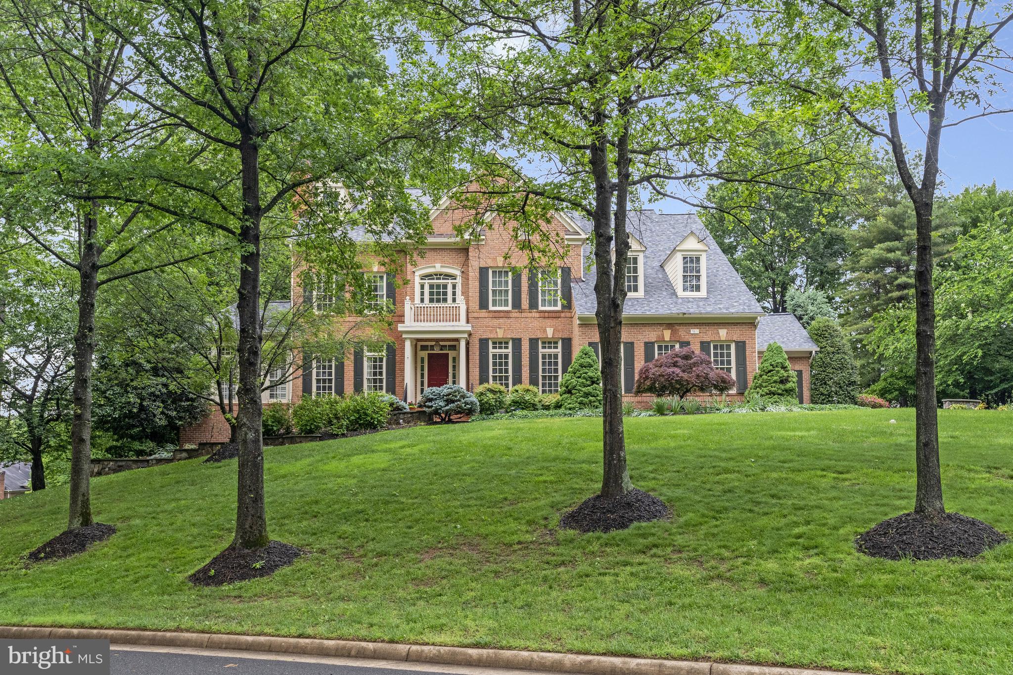 7811 Crownhurst Ct