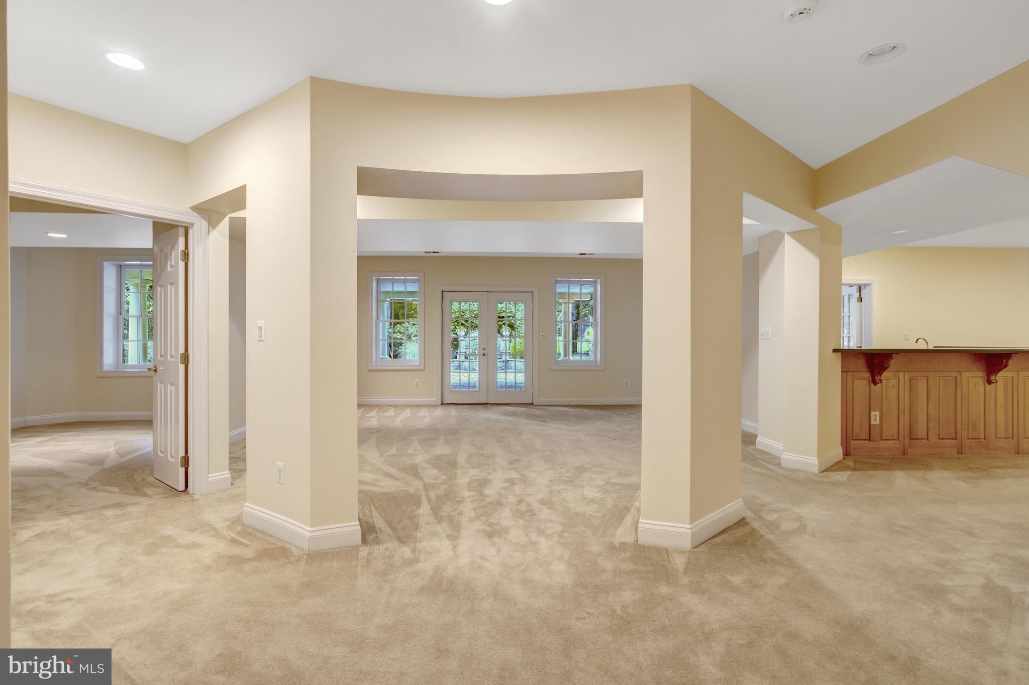 7811 Crownhurst Ct