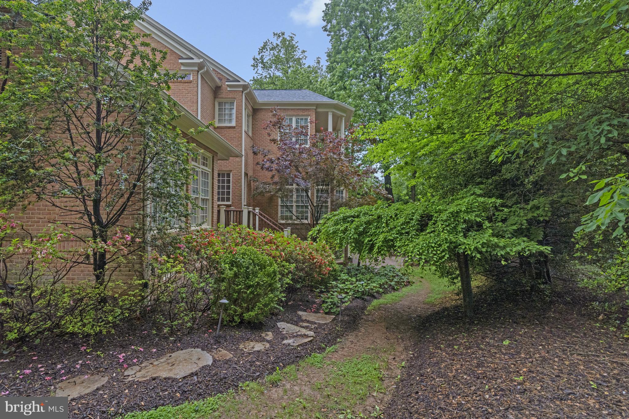 7811 Crownhurst Ct