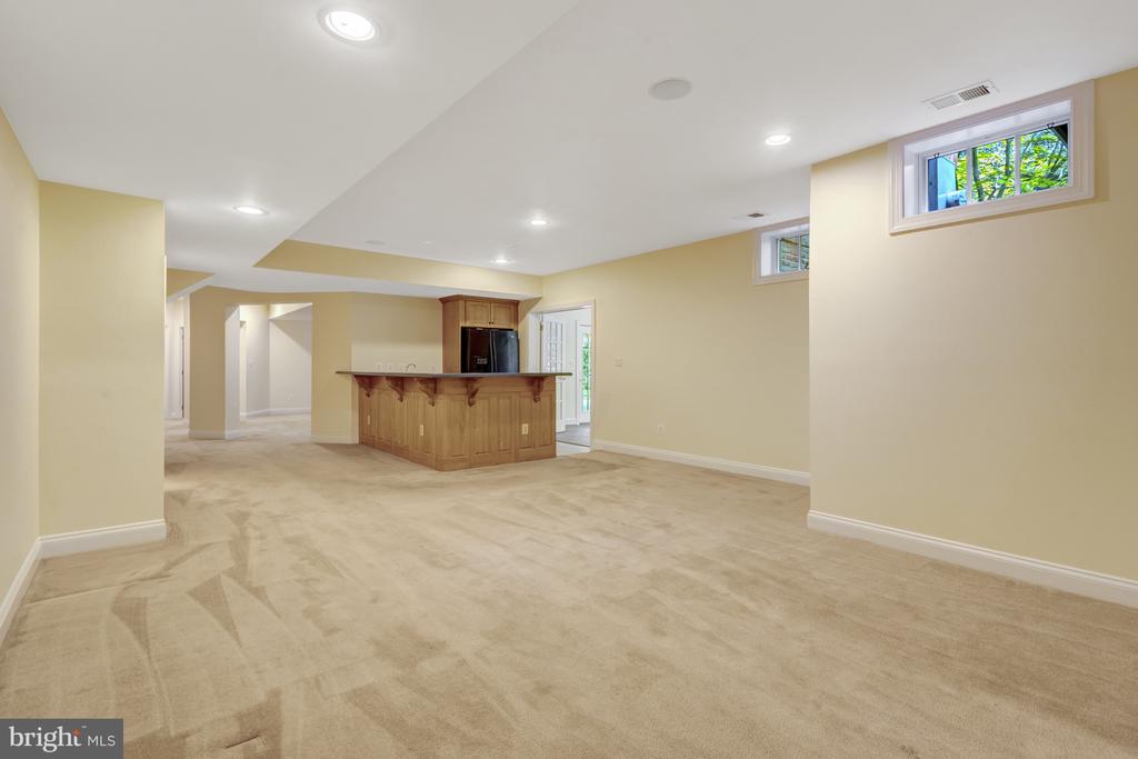 7811 Crownhurst Ct