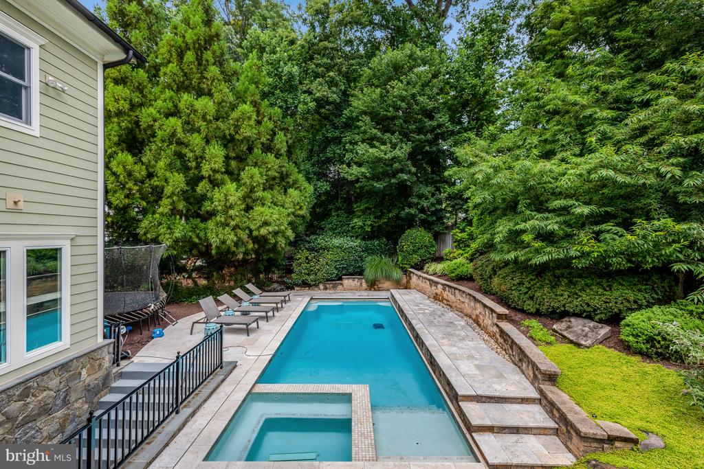 6031 CORLAND COURT
