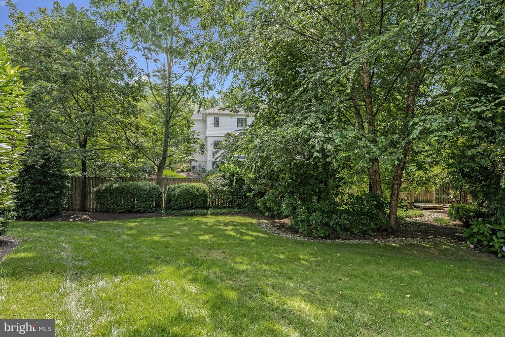 6031 CORLAND COURT