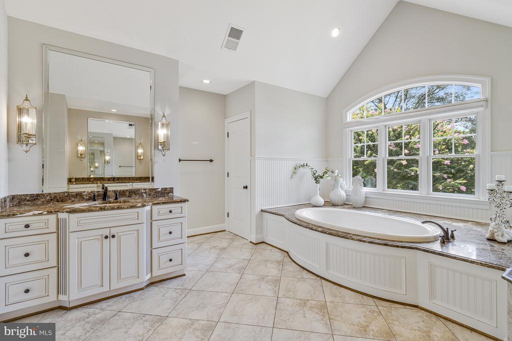 6031 CORLAND COURT