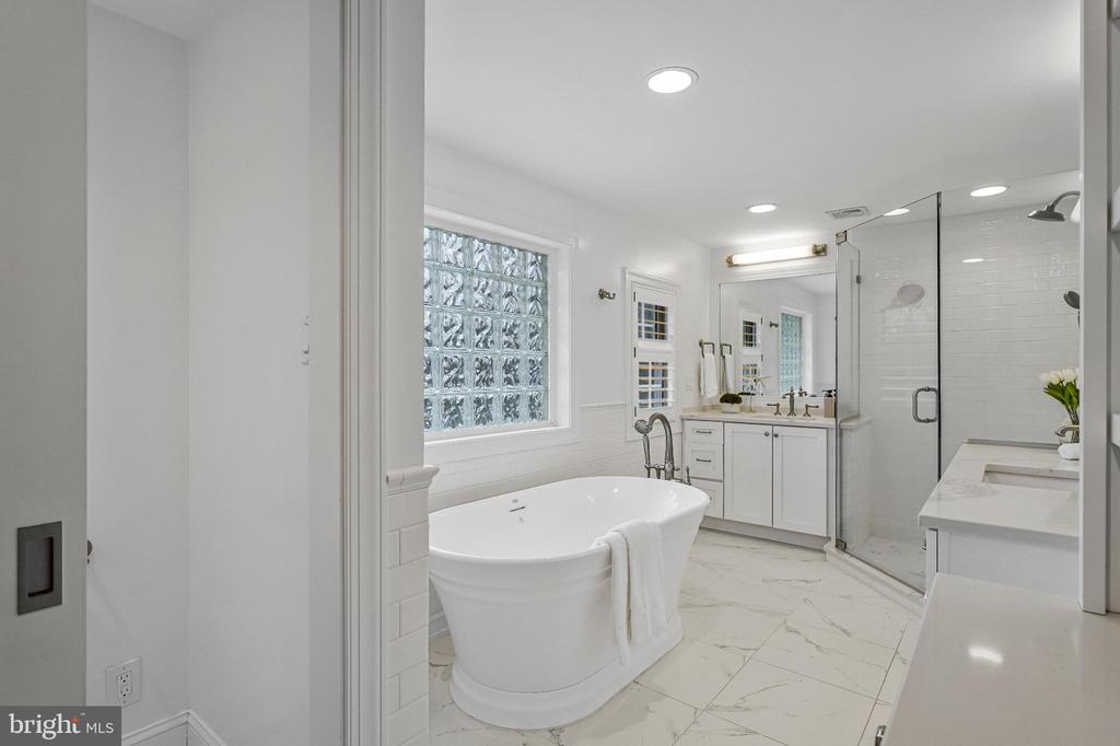 1120 BALLS HILL ROAD