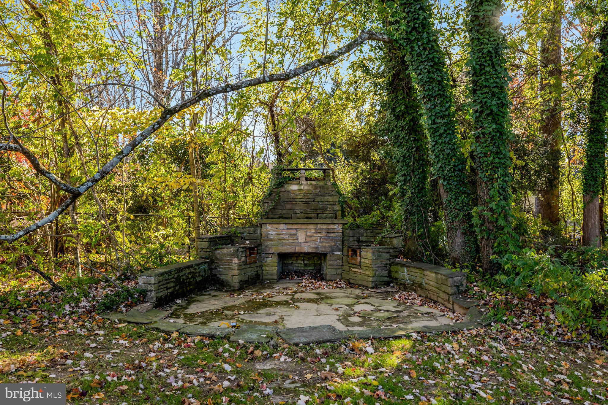 1120 BALLS HILL ROAD