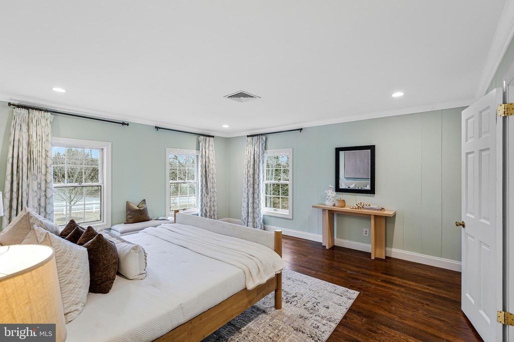 1120 BALLS HILL ROAD
