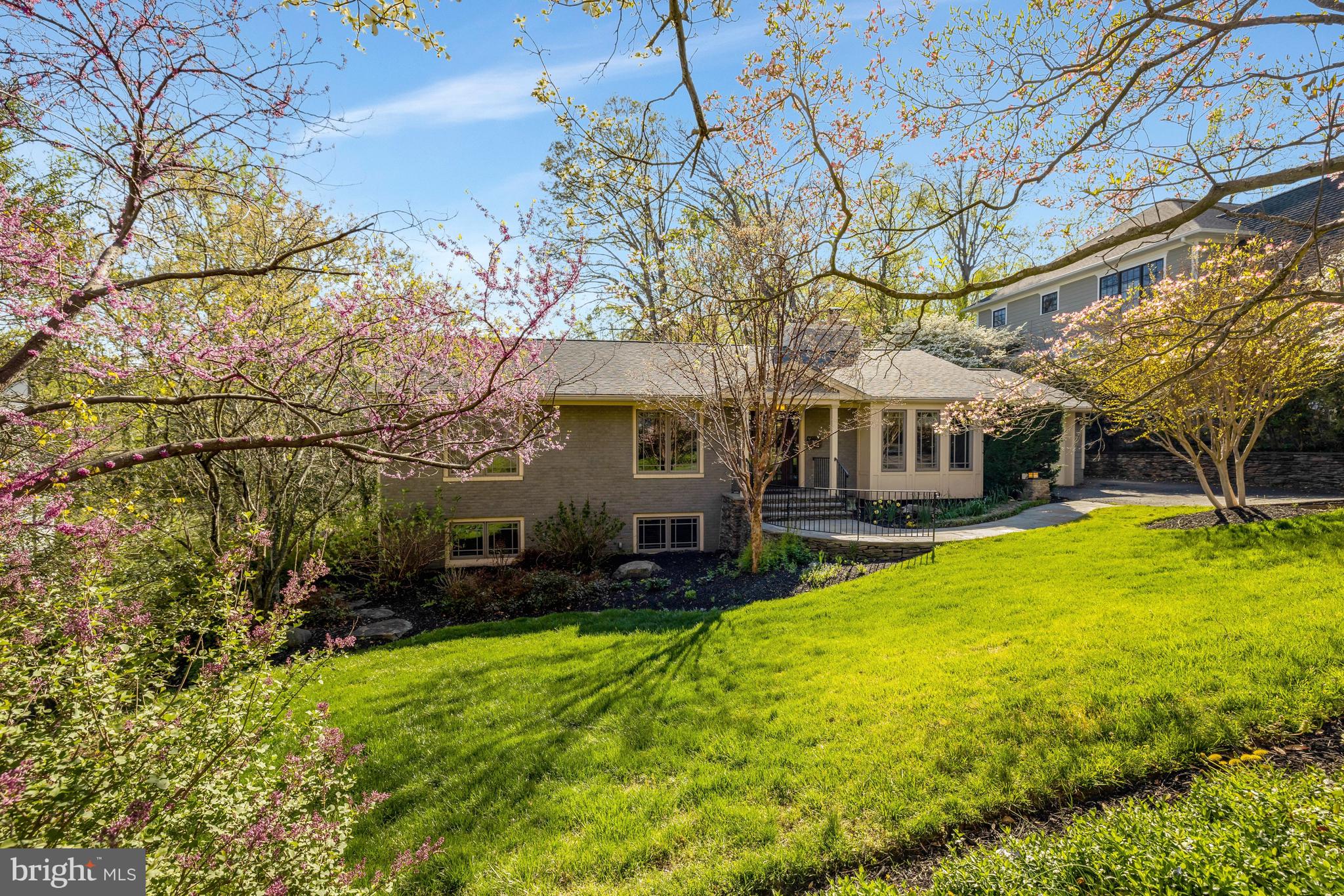 1432 WAGGAMAN CIRCLE