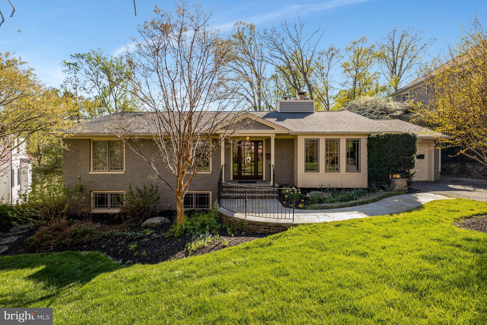 1432 WAGGAMAN CIRCLE