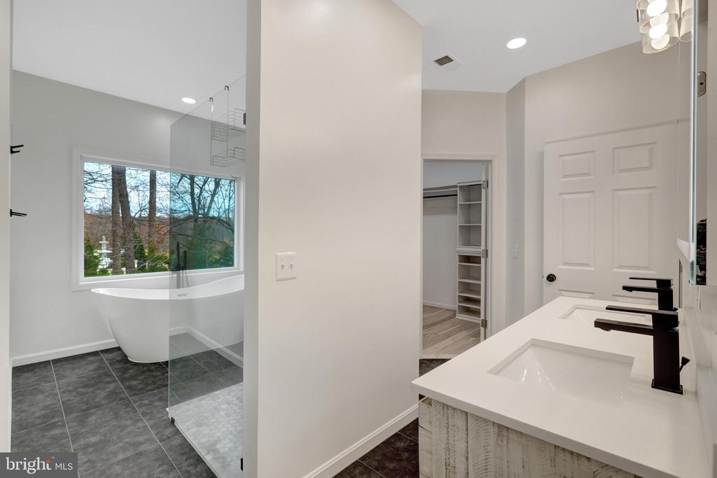 1108 BELLVIEW ROAD