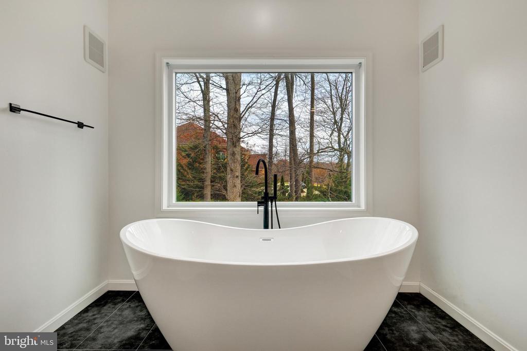 1108 BELLVIEW ROAD