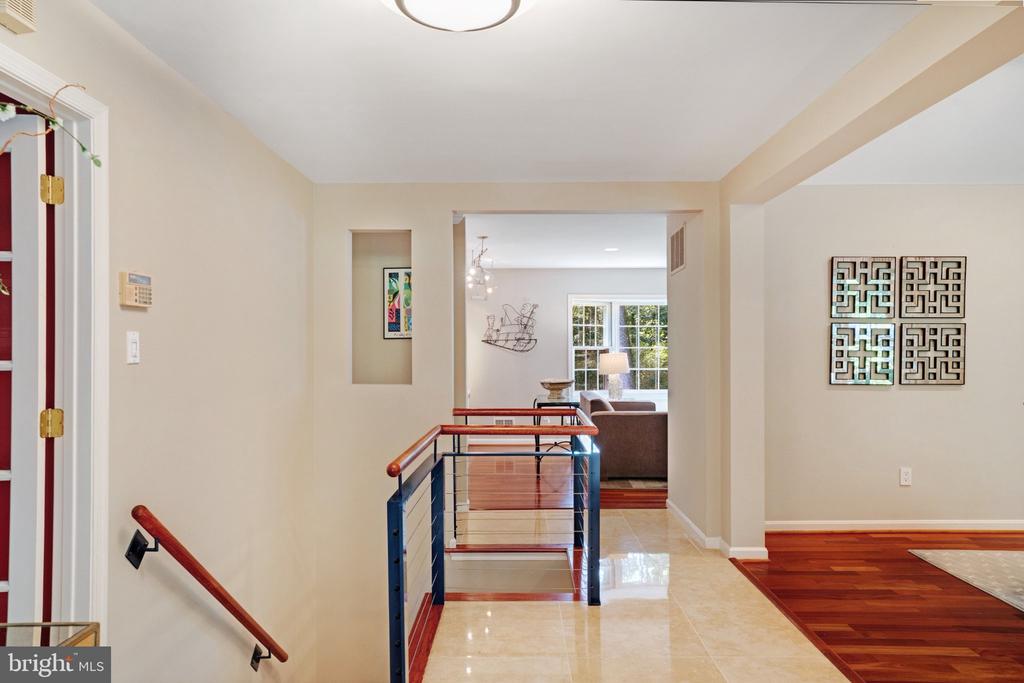 1104 FLOR LANE