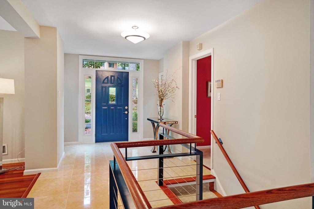 1104 FLOR LANE