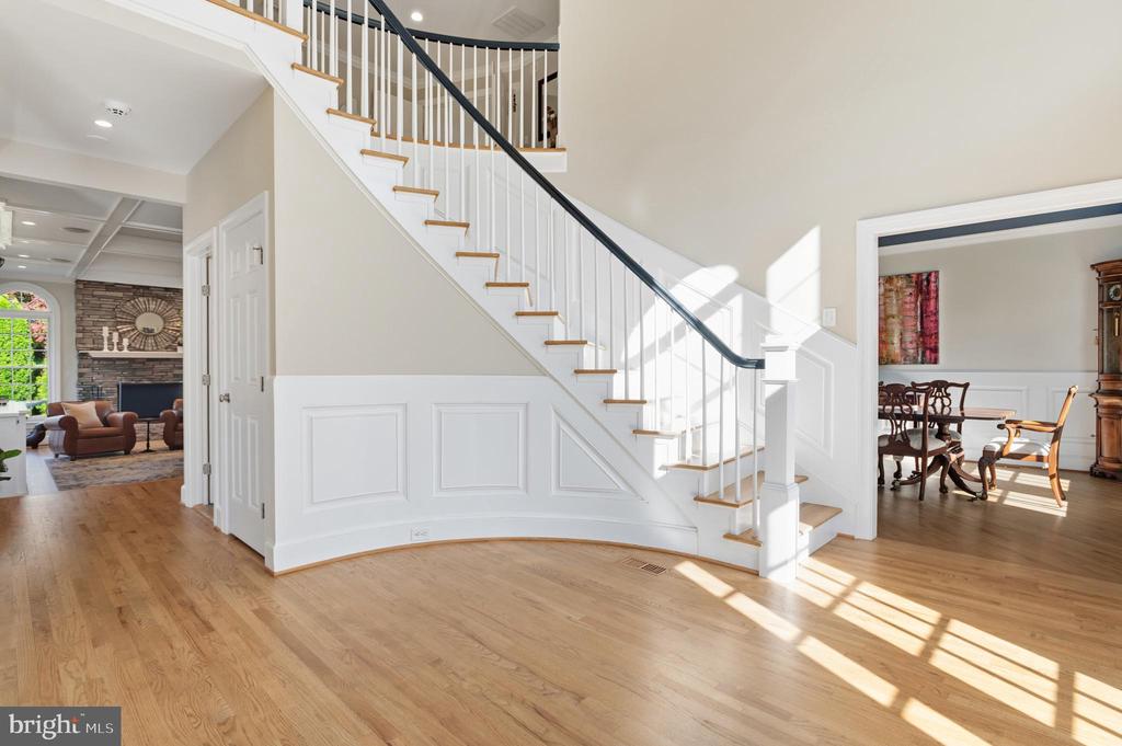 7009 SYMPHONY COURT