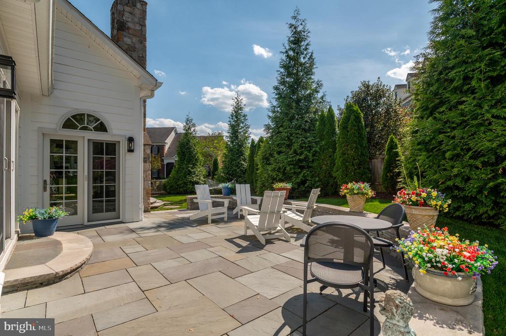 7009 SYMPHONY COURT