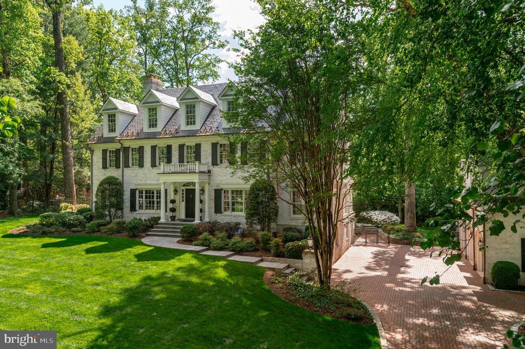 1210 CORBIN COURT