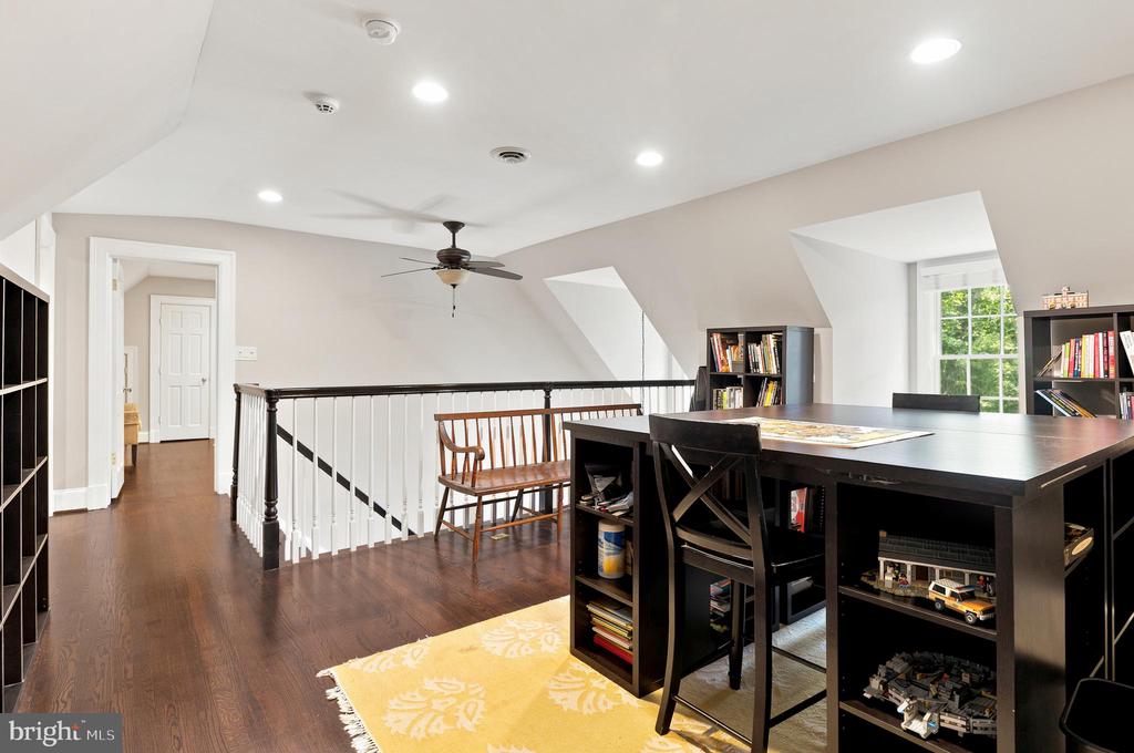 1210 CORBIN COURT