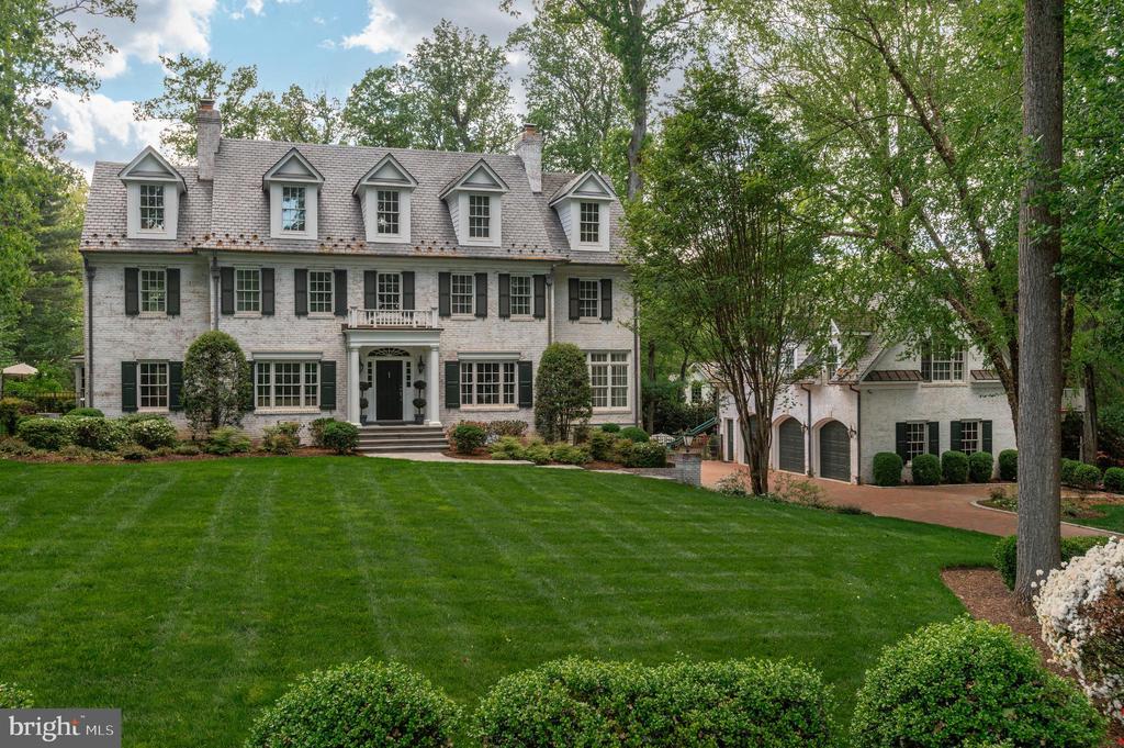 1210 CORBIN COURT