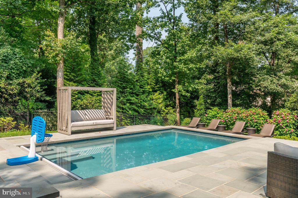 1210 CORBIN COURT