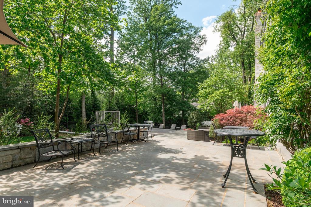 1210 CORBIN COURT