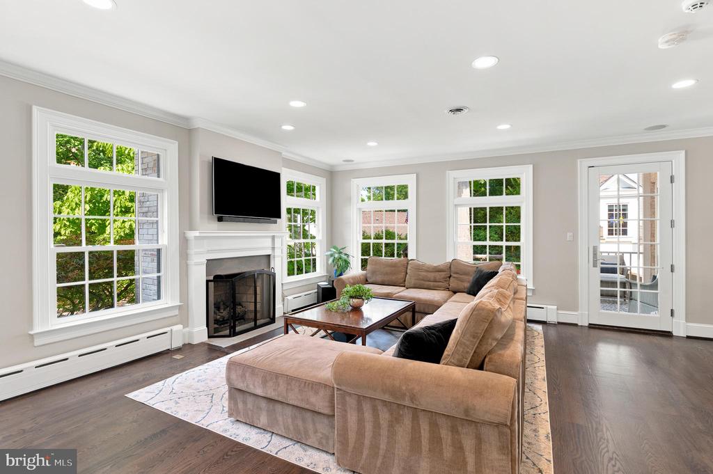 1210 CORBIN COURT