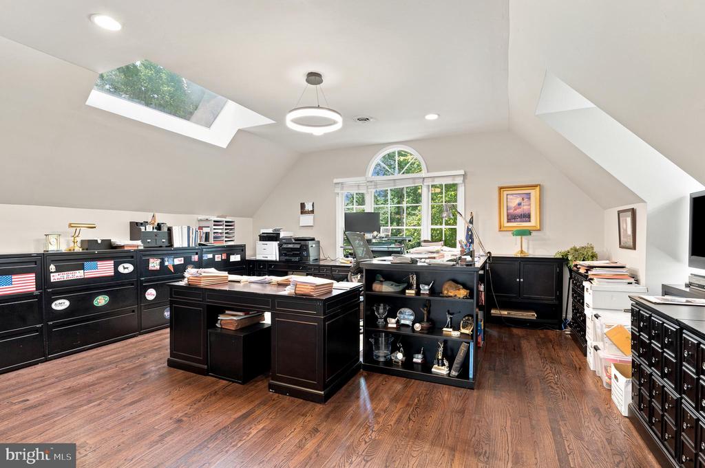 1210 CORBIN COURT