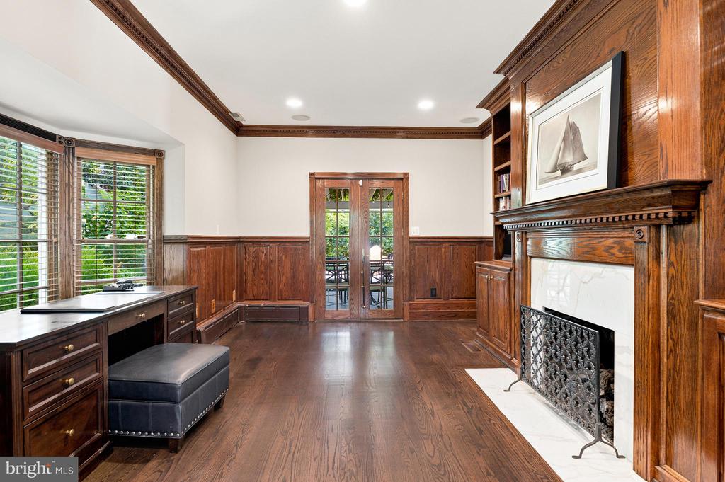 1210 CORBIN COURT