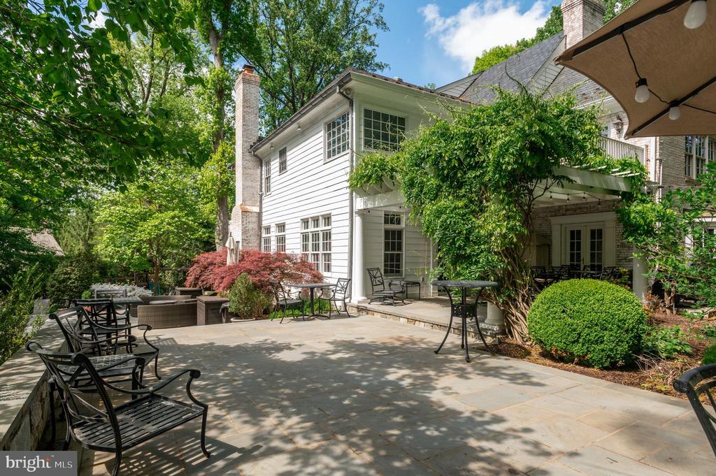 1210 CORBIN COURT