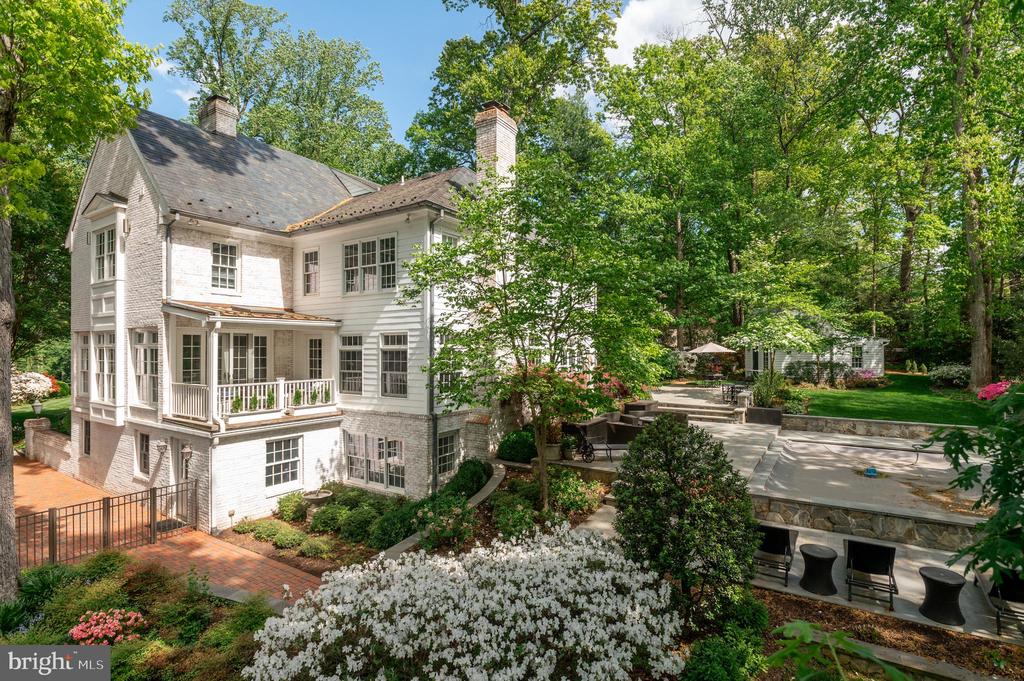 1210 CORBIN COURT