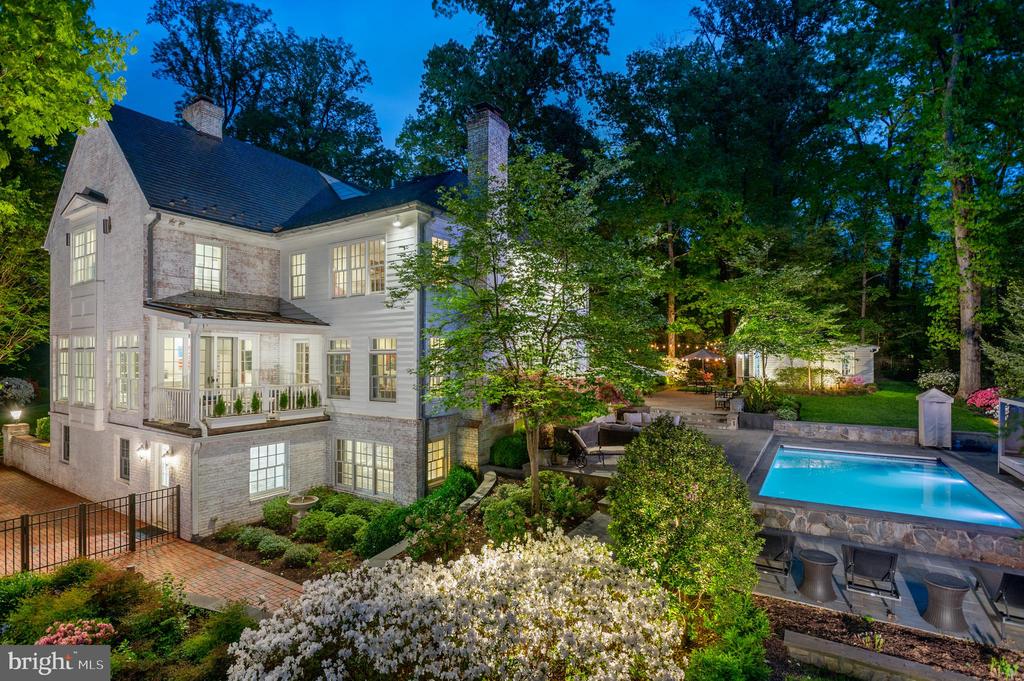 1210 CORBIN COURT
