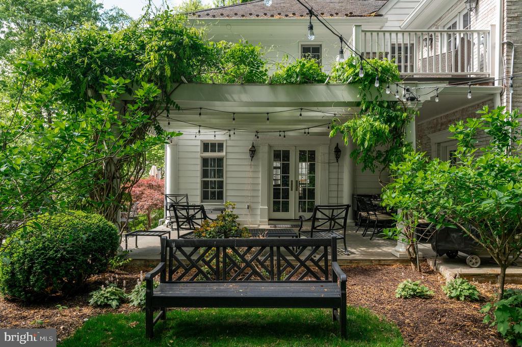 1210 CORBIN COURT
