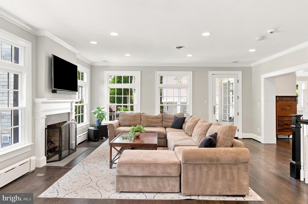 1210 CORBIN COURT