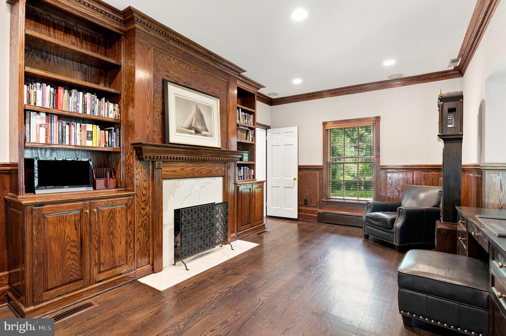 1210 CORBIN COURT