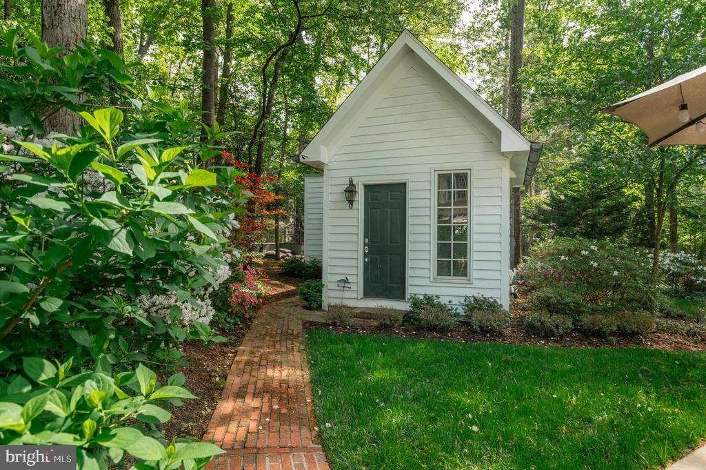 1210 CORBIN COURT