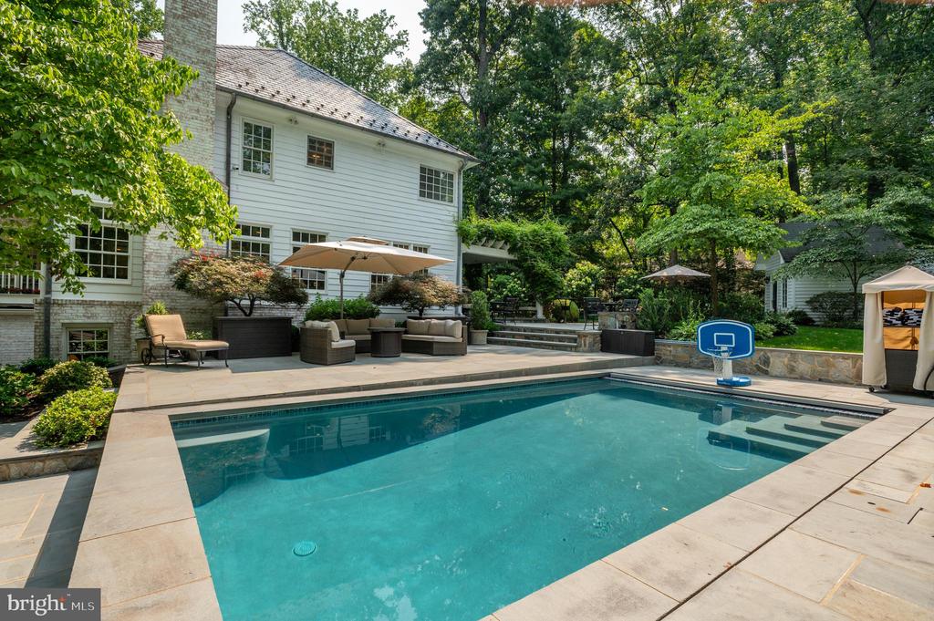 1210 CORBIN COURT