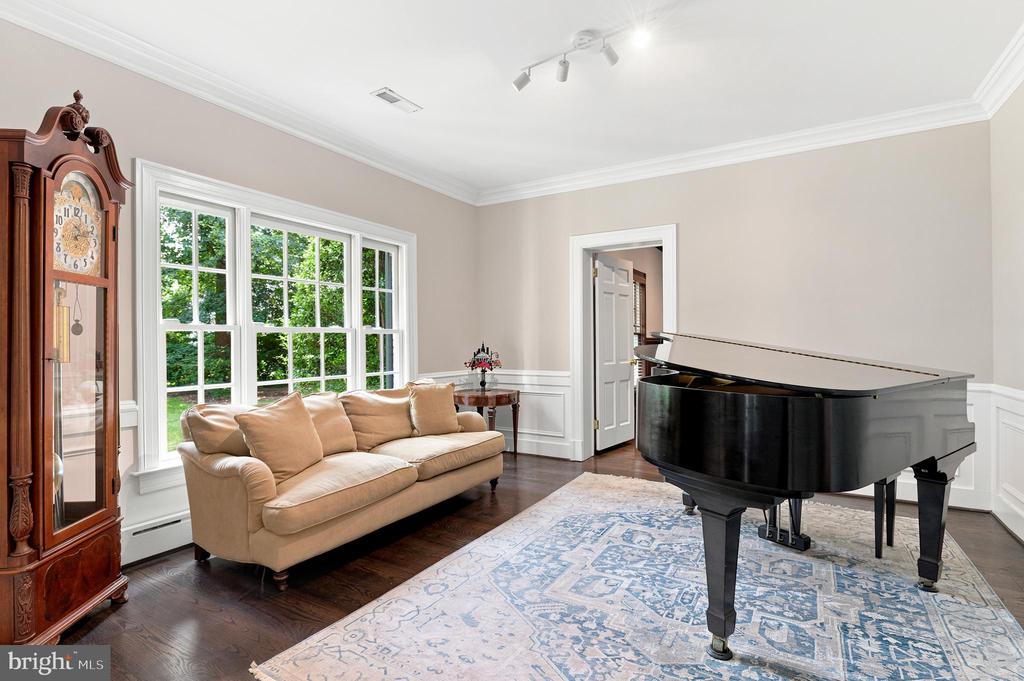 1210 CORBIN COURT